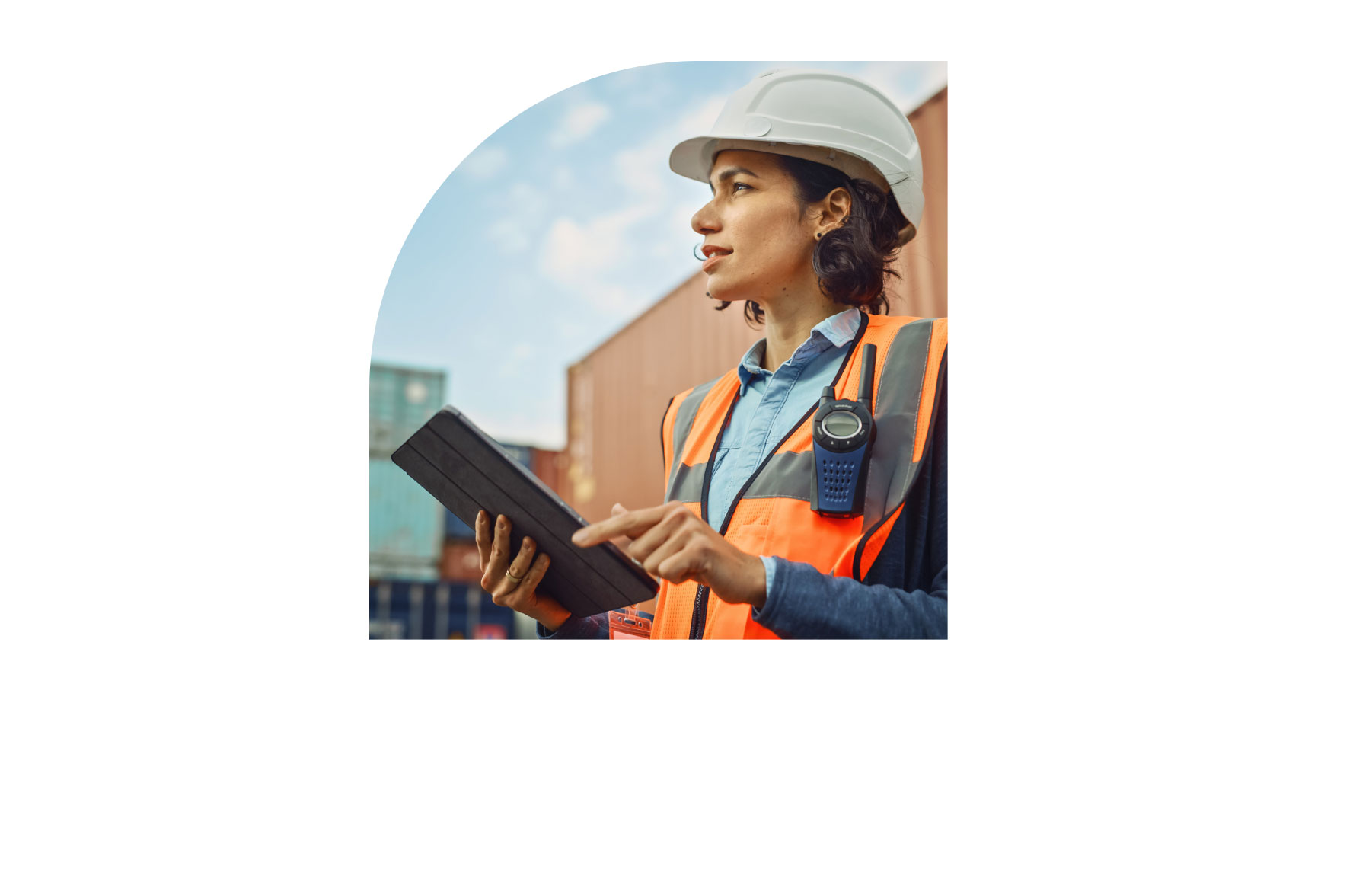 An employee with screenshots of the Connecteam Scheduling feature